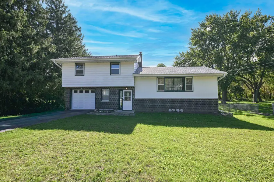 S77W25205 National Ave, Vernon, WI 53189 - #2