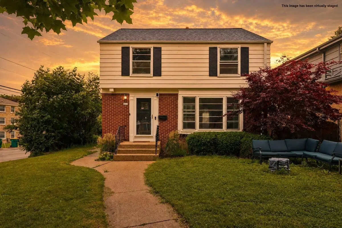 4315 N Wildwood Ave, Shorewood, WI 53211 - #1