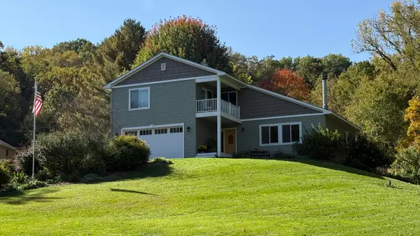 N5915 Park Dr, Onalaska, WI 54650