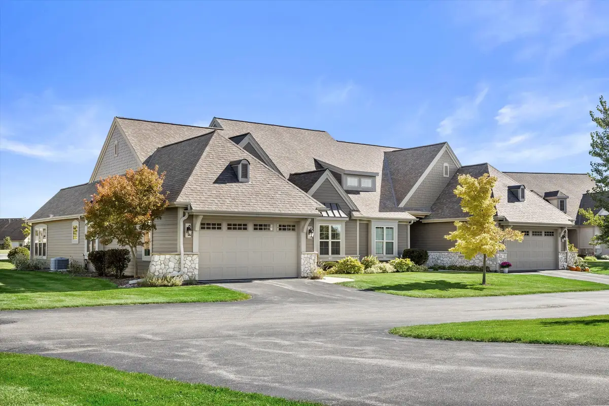 1648 Belmont Ln, Oconomowoc, WI 53066 - #1