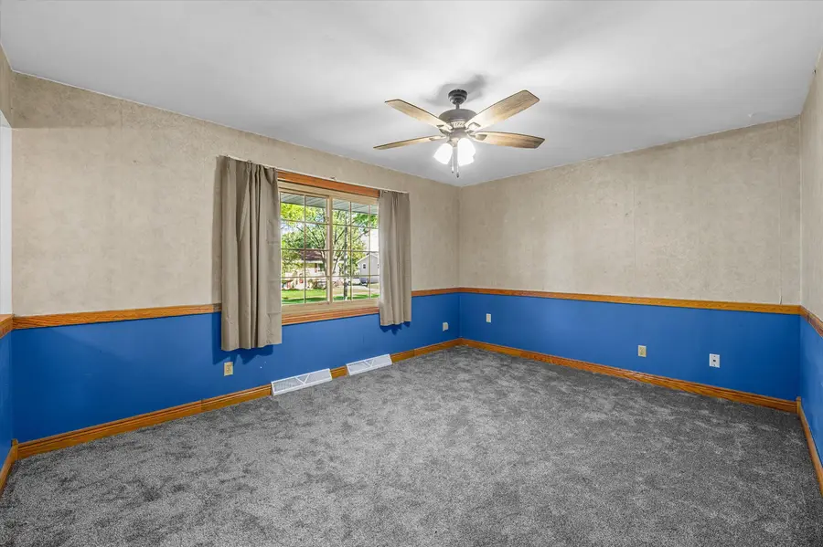 622 Clear View Dr, West Bend, WI 53090 - #2