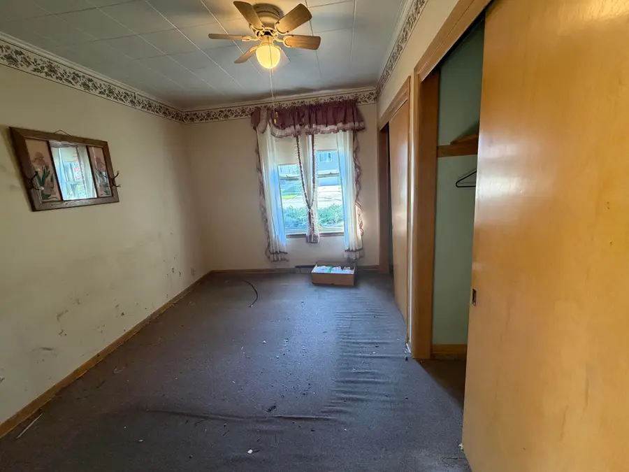 719 S 22nd St, Manitowoc, WI 54220 - #3