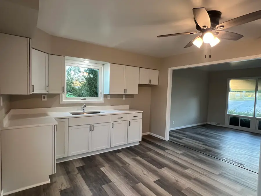 1701 Mount Pleasant St, Racine, WI 53404 - #2