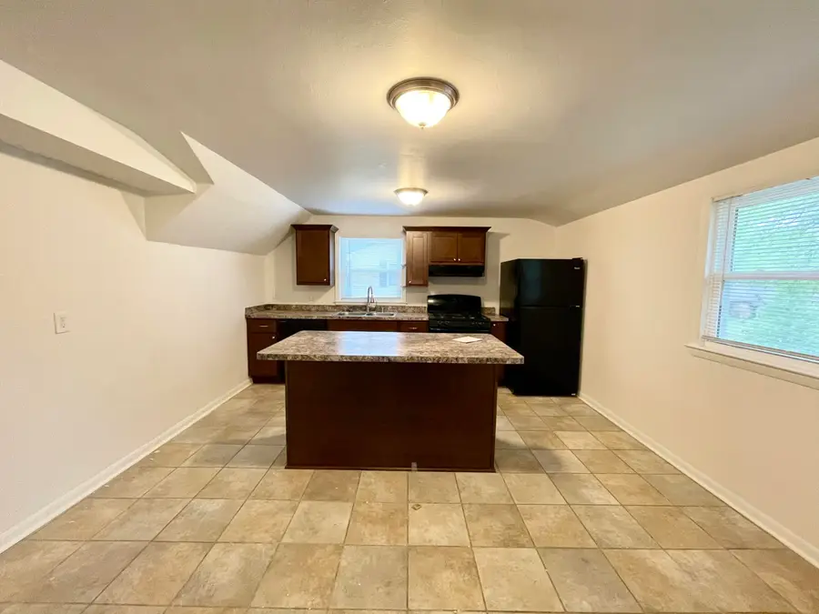 109 Brookdale Dr, South Milwaukee, WI 53172 - #3