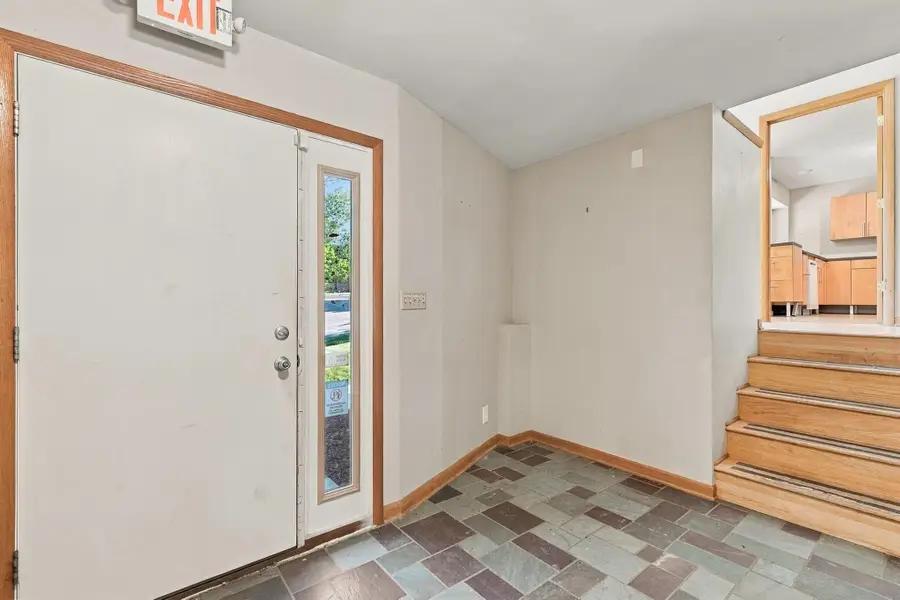 610 Downing Dr, Waukesha, WI 53186 - #2