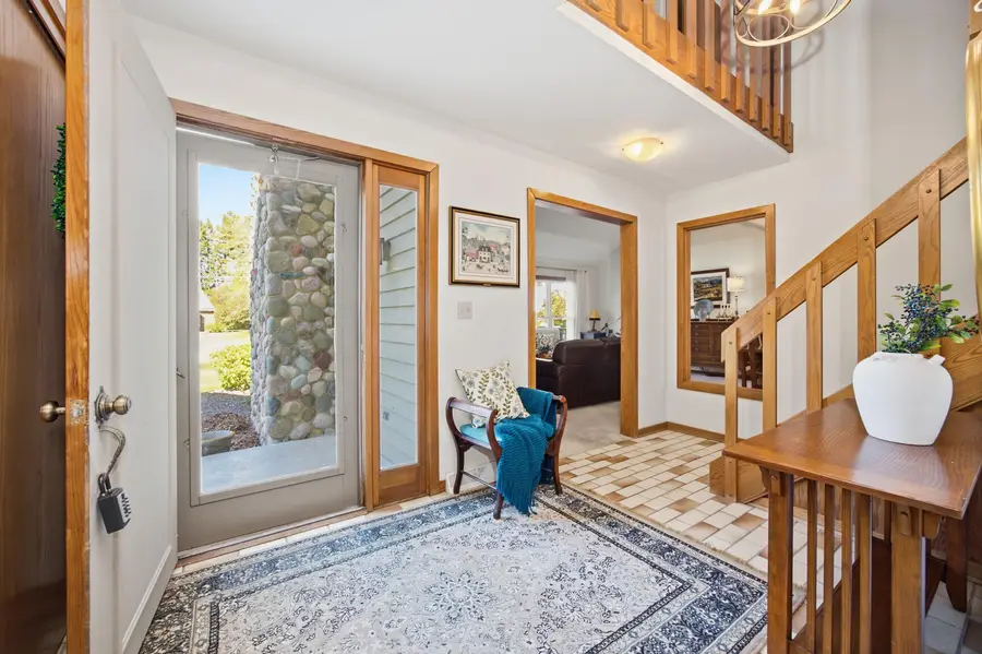 1515 W De La Warr Cir, Mequon, WI 53092 - #2