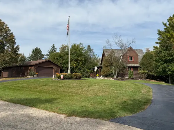 30526 101st St, Salem Lakes, WI 53105
