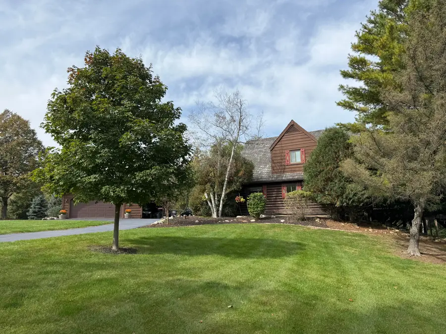 30526 101st St, Salem Lakes, WI 53105 - #2