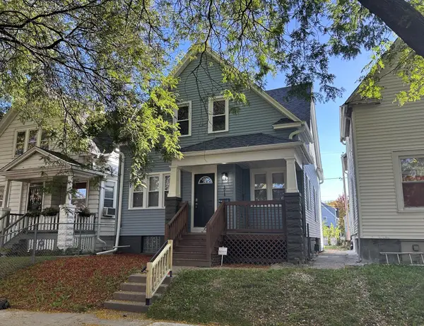 3018 N Dr Lester Carter Dr, Milwaukee, WI 53206