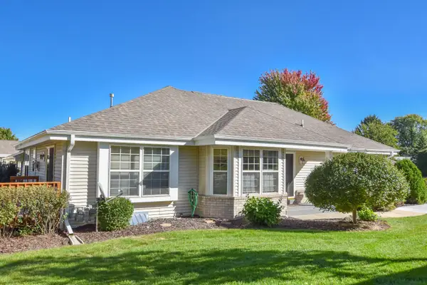 N96W14172 Knollcrest Cir, Germantown, WI 53022