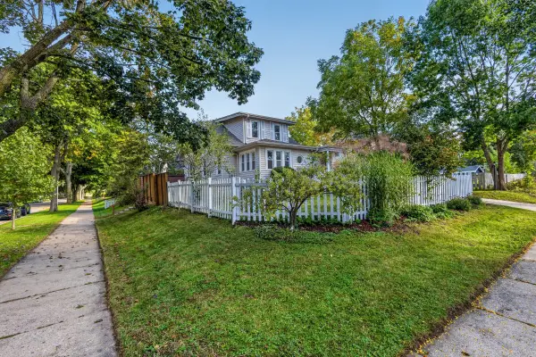 1500 E Kensington Blvd, Shorewood, WI 53211
