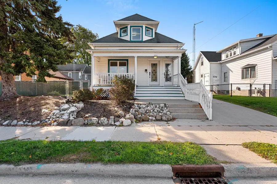 2307 Marshall St, Manitowoc, WI 54220 - #2