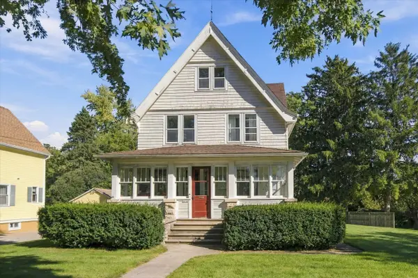 1616 12th Ave, Grafton, WI 53024