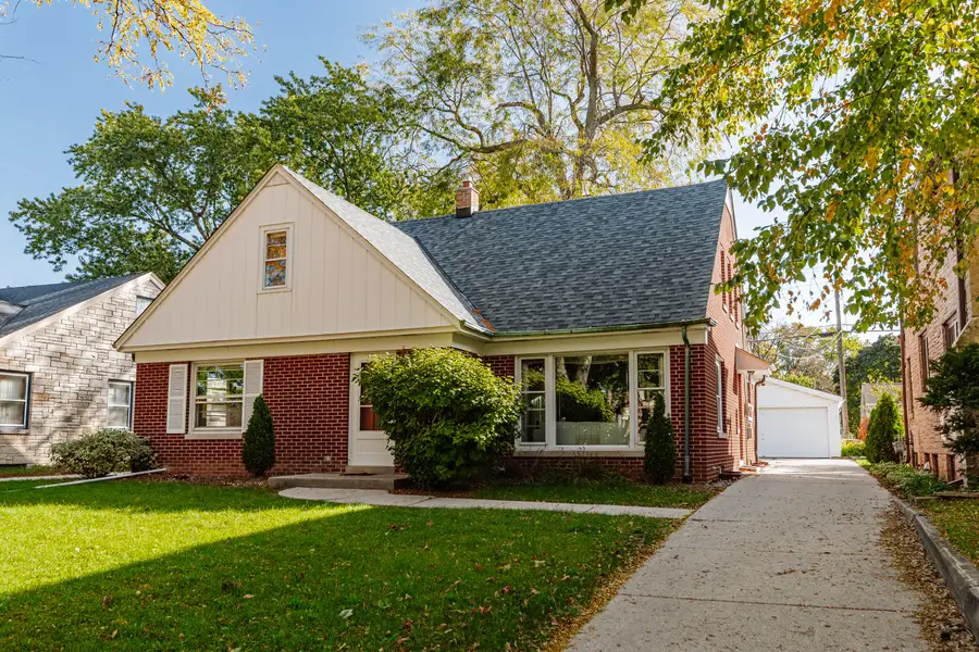 3430 N 93rd St, Milwaukee, WI 53222 - #2