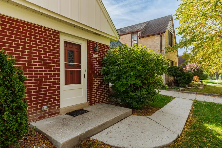 3430 N 93rd St, Milwaukee, WI 53222 - #3