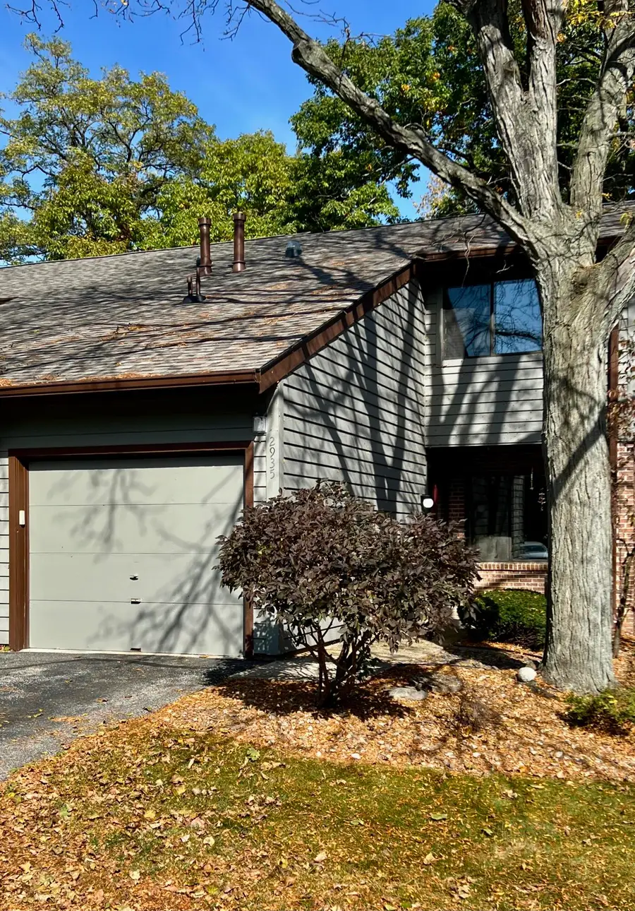 2935 Old Mill Dr, Racine, WI 53405 - #2