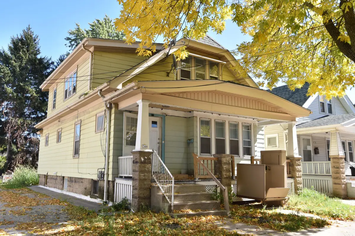 744 S 21st St, Milwaukee, WI 53204 - #1