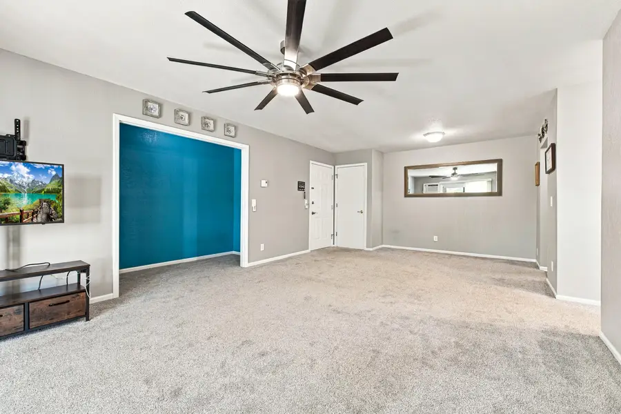 637 Westridge Dr, West Bend, WI 53095 - #3