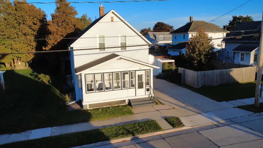 1911 Jackson St, Two Rivers, WI 54241 - #2