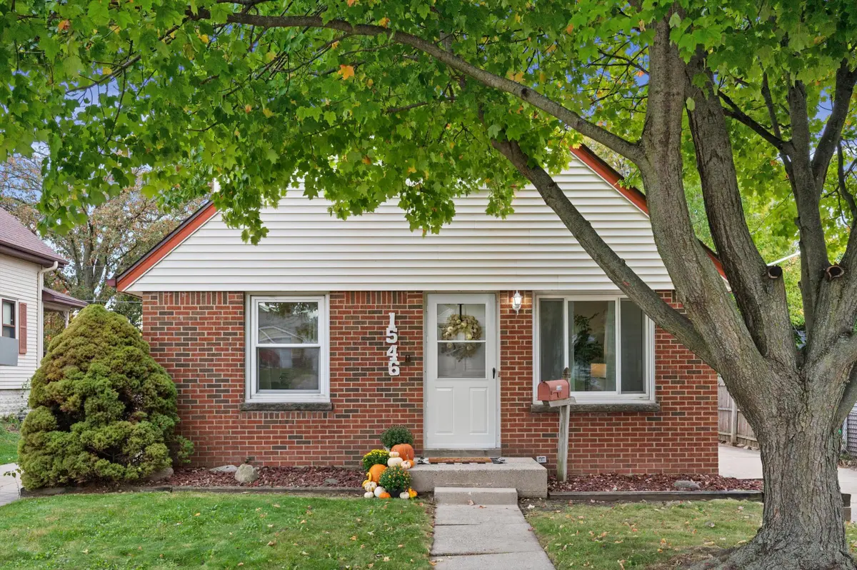 1546 S 93rd St, West Allis, WI 53214 - #1