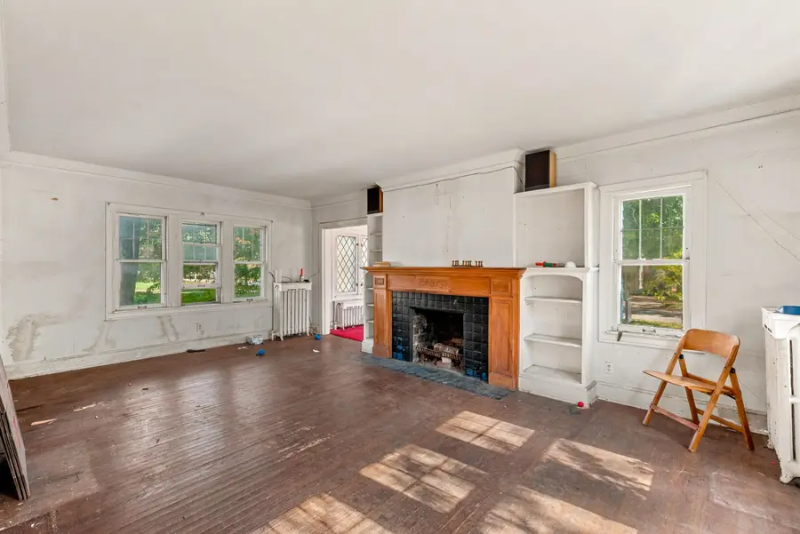 4211 N Maryland Ave, Shorewood, WI 53211 - #2