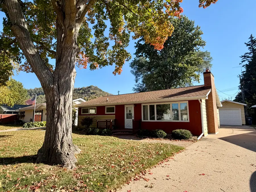 2317 31st St S, La Crosse, WI 54601 - #2