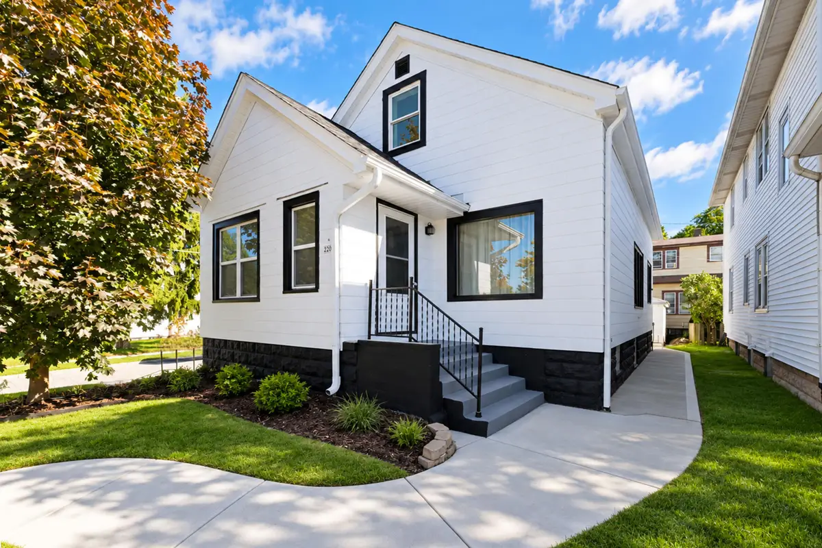 2200 S 89th St, West Allis, WI 53227 - #1