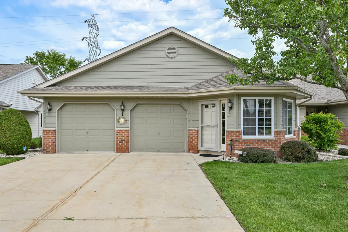 2011 27th Ave, Kenosha, WI 53140 - #1