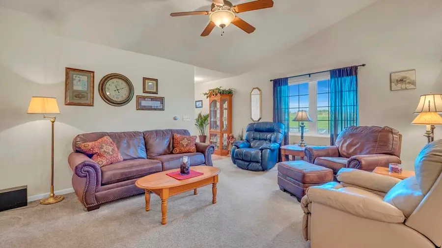 606 Danube Ct, Sheboygan Falls, WI 53085 - #2