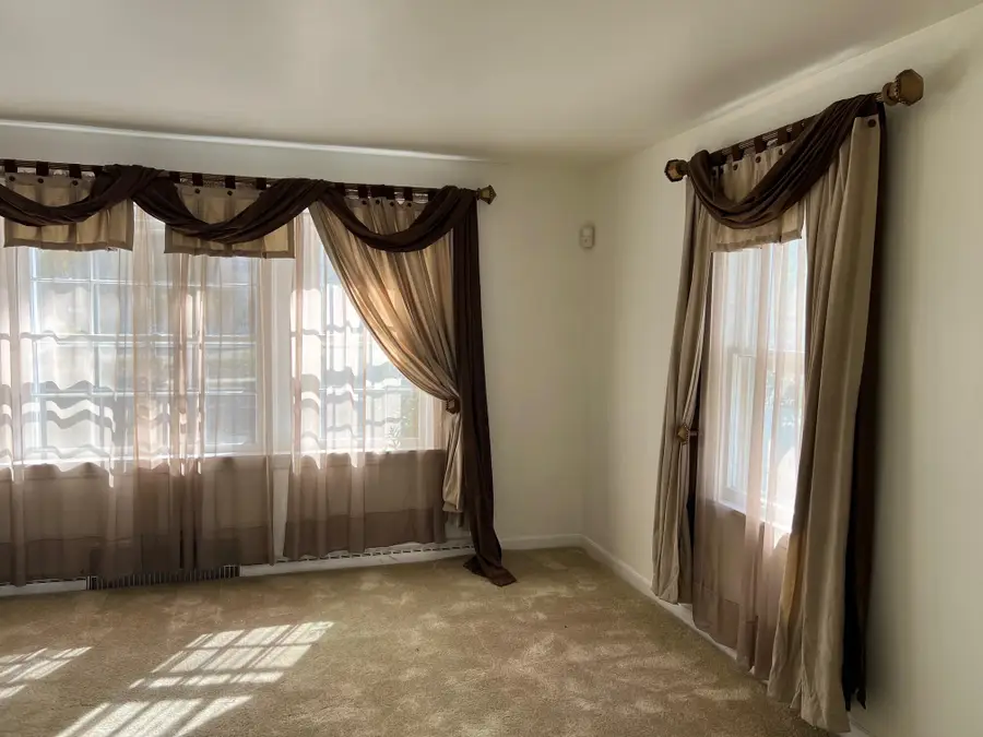 6402 W Girard Ave, Milwaukee, WI 53210 - #3