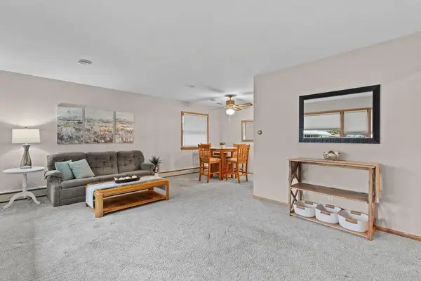 1202 S 118th St, West Allis, WI 53214