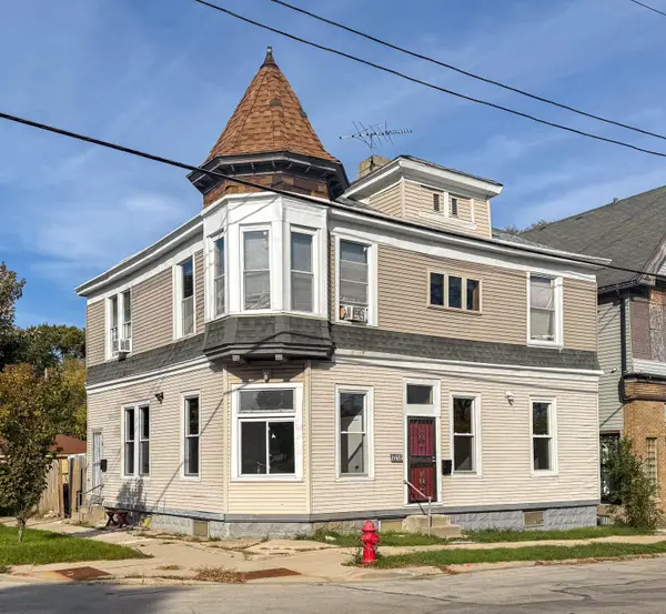 3232 W Cameron Ave, Milwaukee, WI 53209