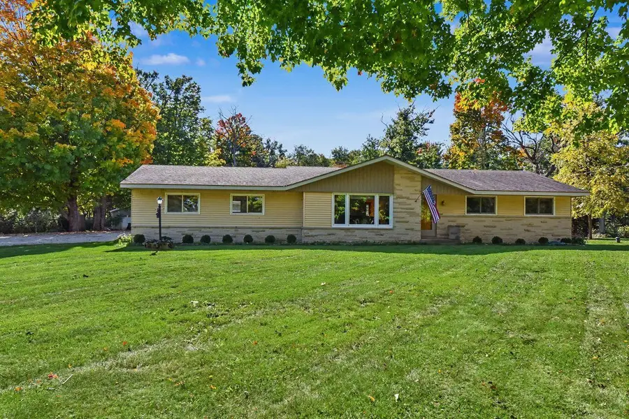 33733 Academy Rd, Rochester, WI 53105 - #2