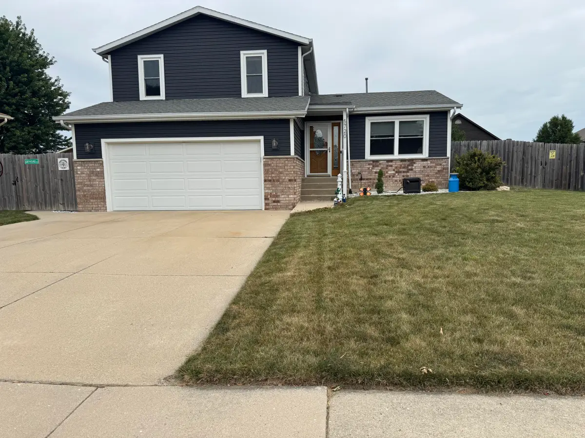 5720 81st St, Kenosha, WI 53142 - #1