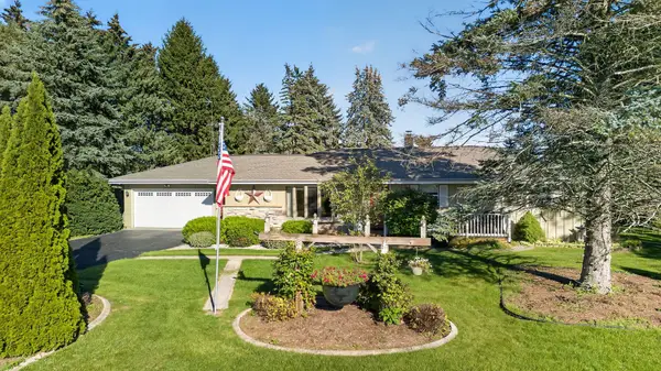 4303 E Parke Ridge Ln, Sheboygan, WI 53083