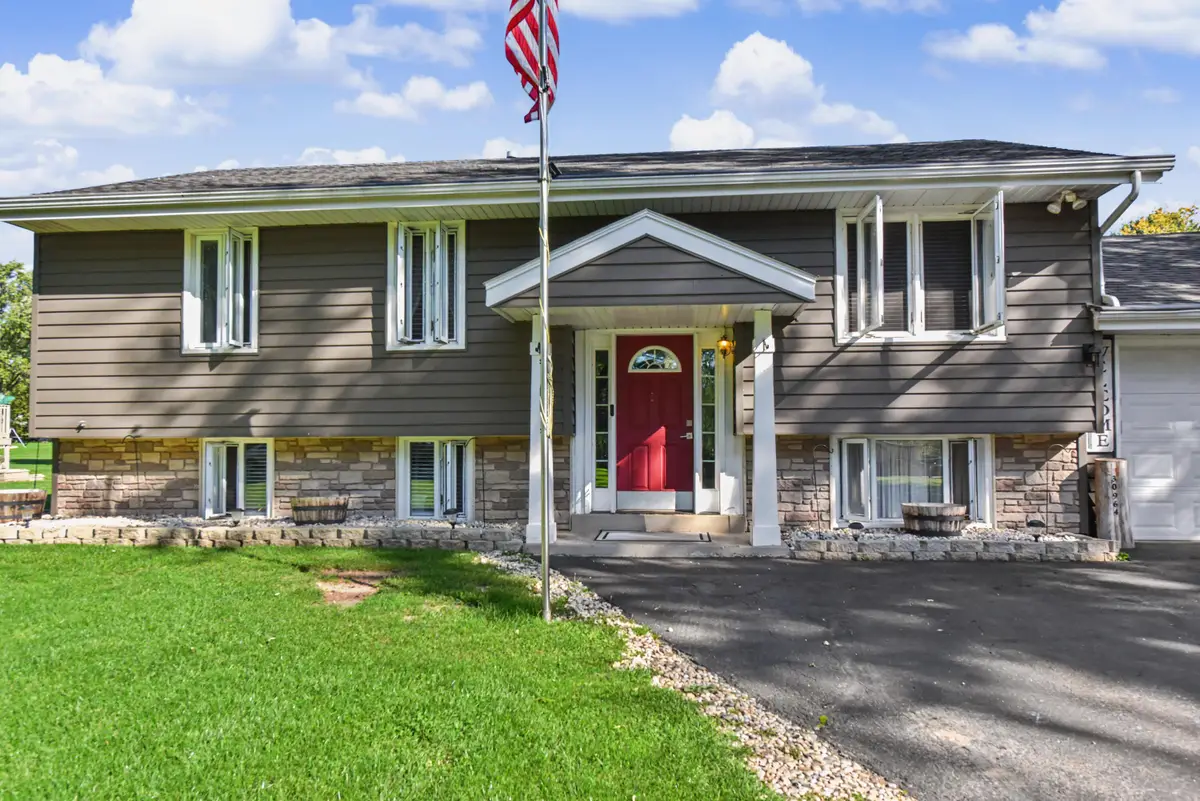S88W30964 Meyer Dr, Mukwonago, WI 53149 - #1