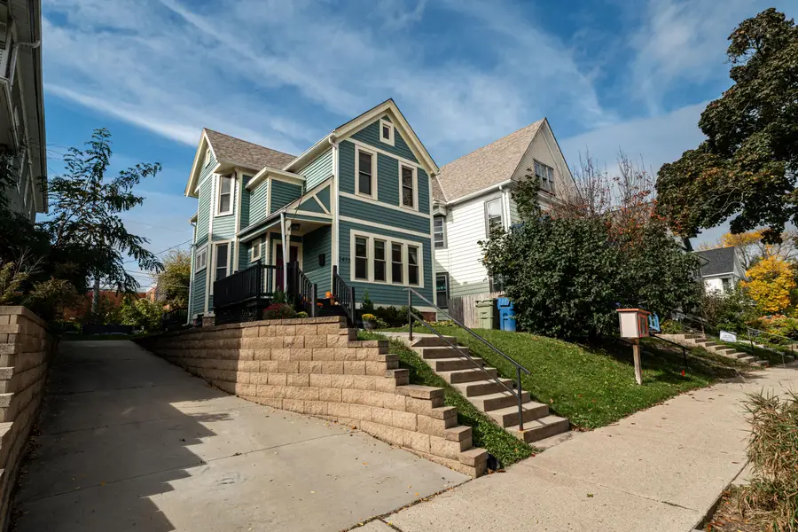 2473 N Cramer St, Milwaukee, WI 53211 - #2