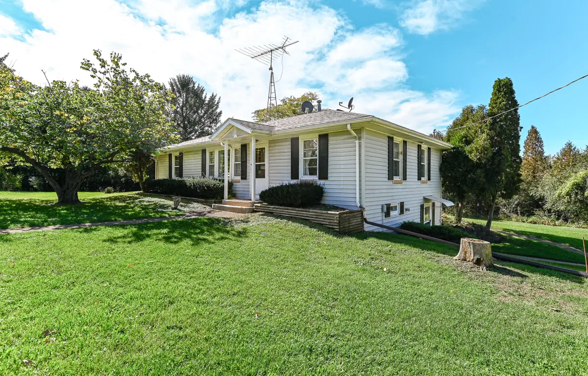 1636 Walburg Rd, Lyons, WI 53105 - #1