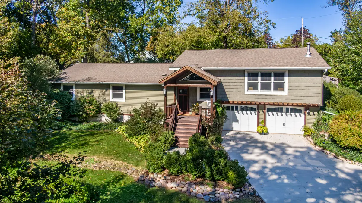 24320 77th St, Paddock Lake, WI 53168 - #1
