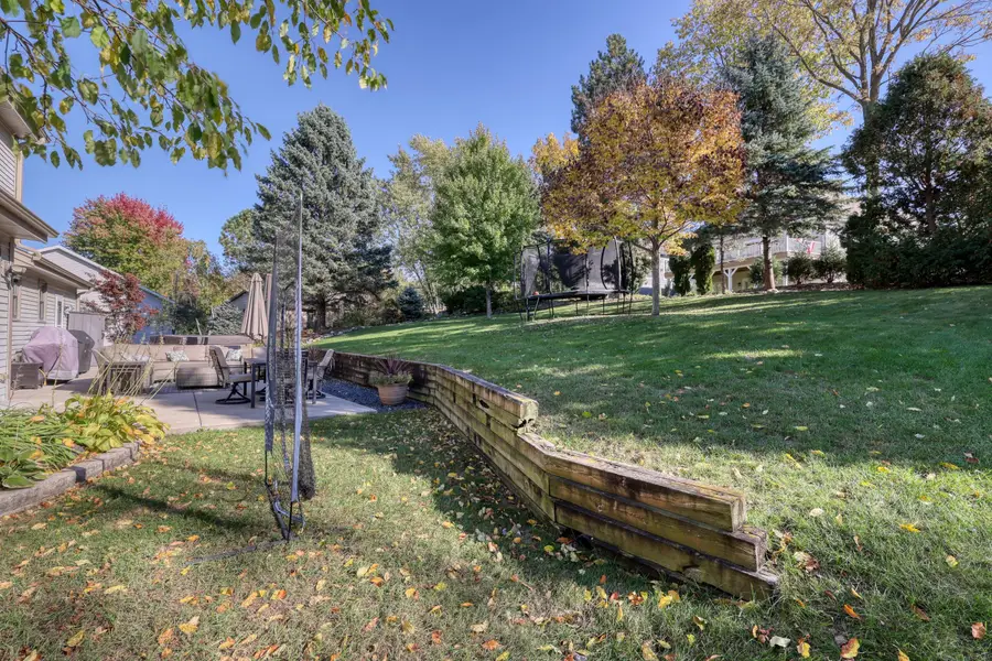 444 Cheshire Ln, Pewaukee, WI 53072 - #3