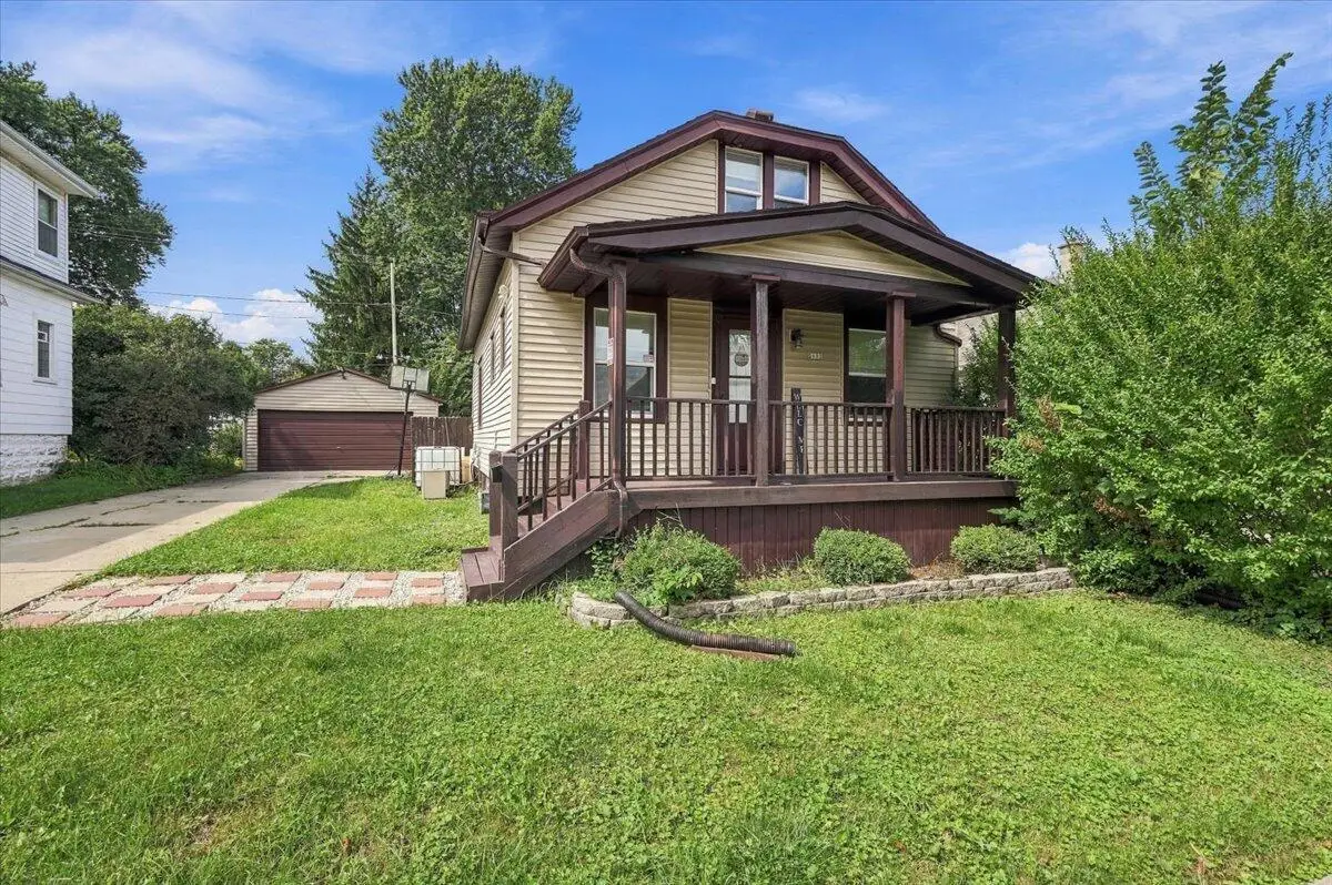2133 S 89th St, West Allis, WI 53227 - #1