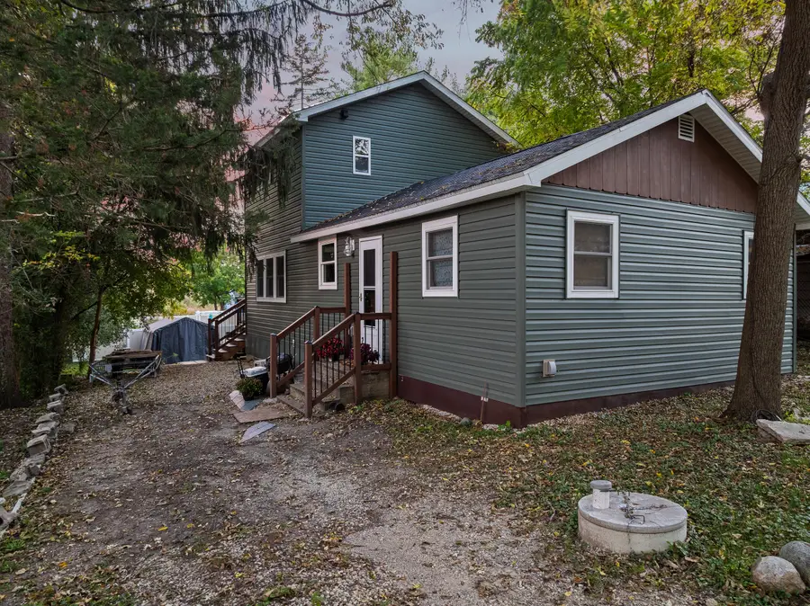 107 Bayview Rd, Delavan, WI 53191 - #2