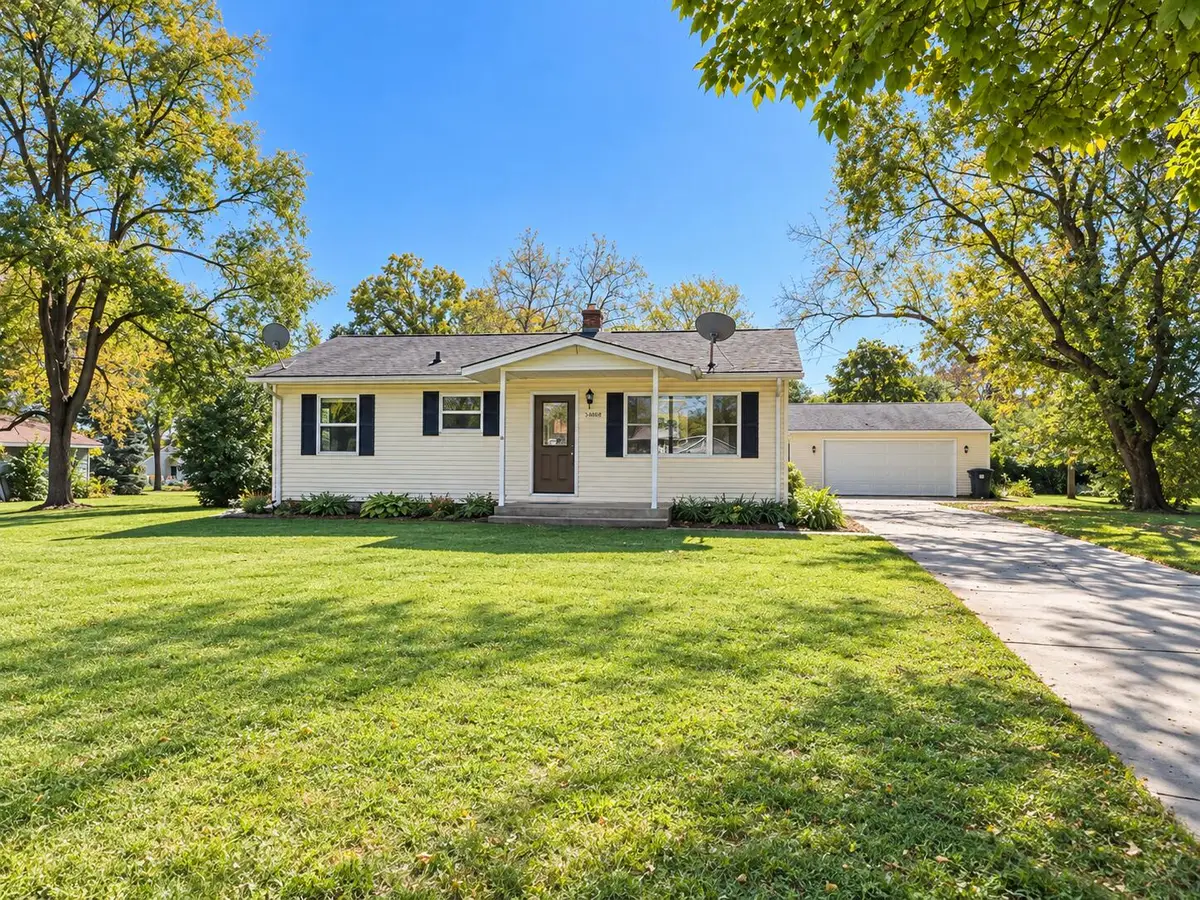 N50W14245 Ridgeway Ln, Menomonee Falls, WI 53051 - #1