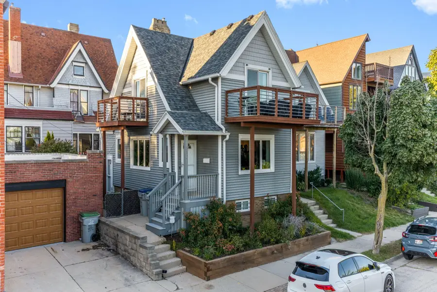 512 E Glover Ave, Milwaukee, WI 53212 - #3