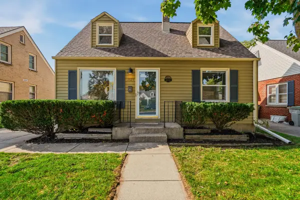 3329 N 92nd St, Milwaukee, WI 53222