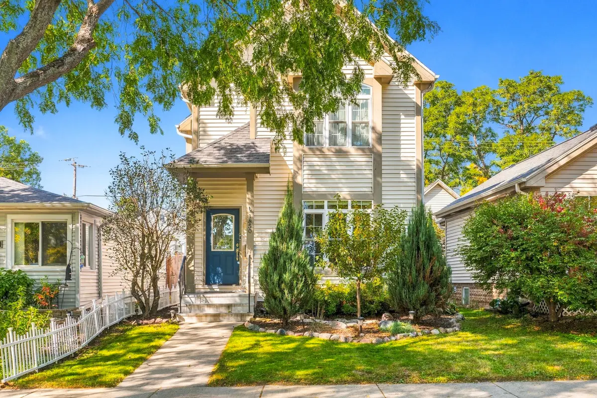1850 E Fernwood Ave, Milwaukee, WI 53207 - #1