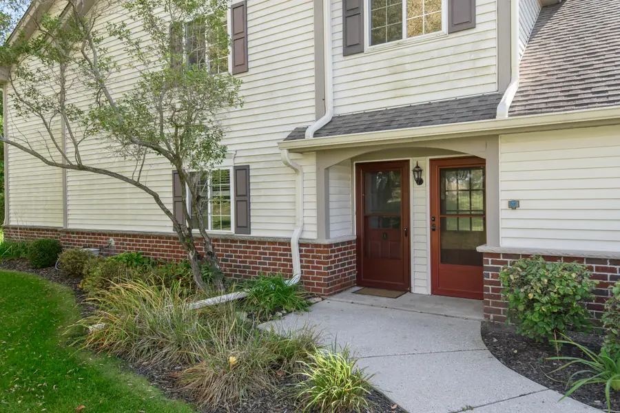 652 Pewaukee Rd, Pewaukee, WI 53072 - #2