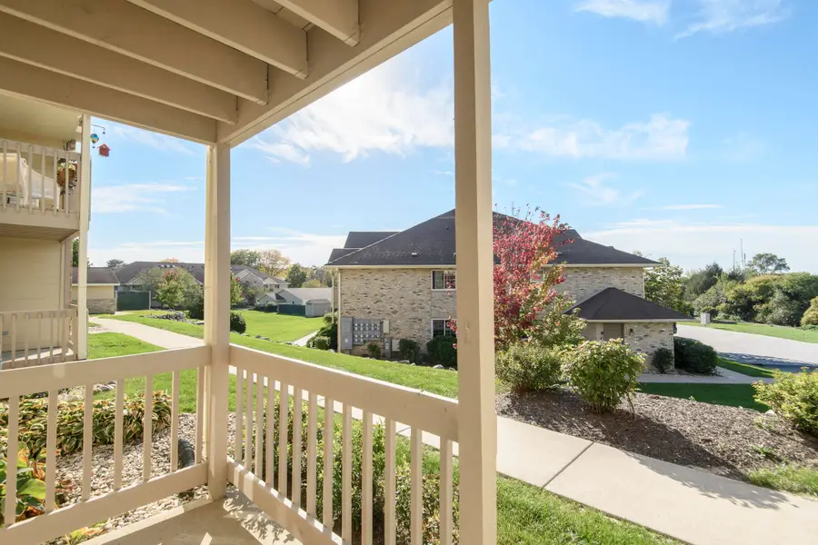 4875 Easy St, Delafield, WI 53029 - #2