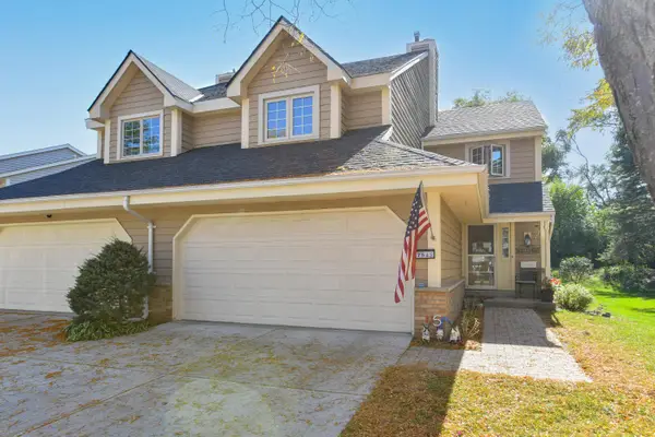 7535 W Tuckaway Creek Dr, Franklin, WI 53132