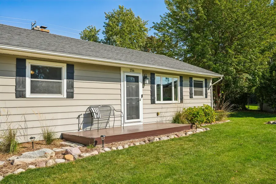 256 Ivy Pl, West Bend, WI 53095 - #2